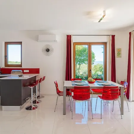 Stunning In Vizinada *