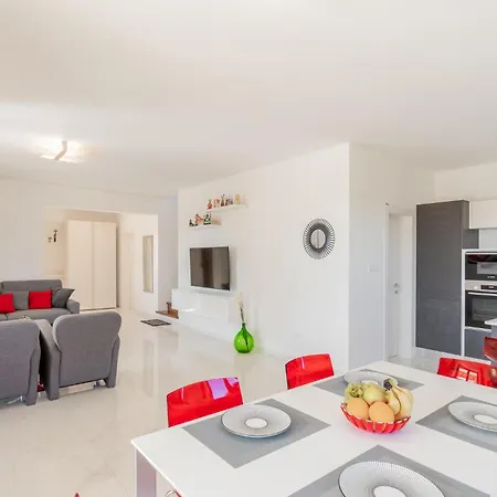 Stunning In Vizinada *