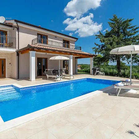 Casa vacanze Stunning In Vizinada With 3 Bedrooms *