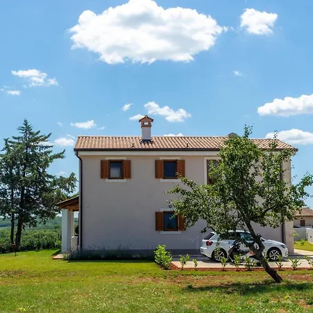 Stunning In Vizinada With 3 Bedrooms * Pola