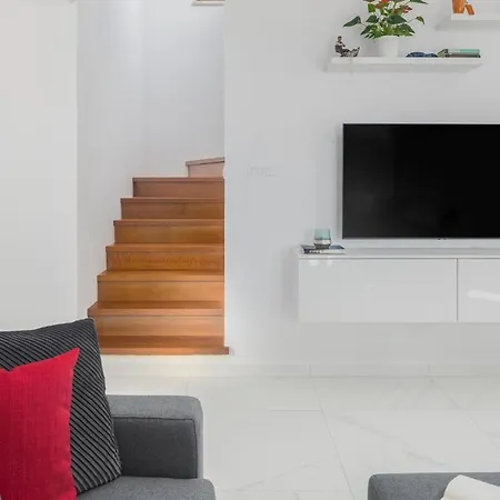 Stunning In Vizinada With 3 Bedrooms * Pola