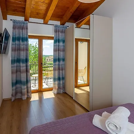 Stunning In Vizinada With 3 Bedrooms Casa vacanze Pola