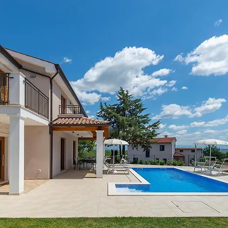 Stunning In Vizinada With 3 Bedrooms Casa vacanze Pola