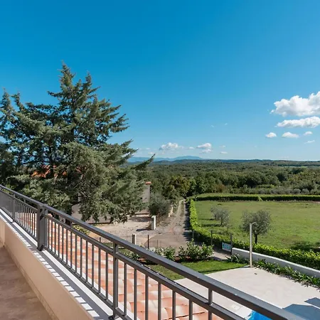 Ferienhaus Stunning In Vizinada *