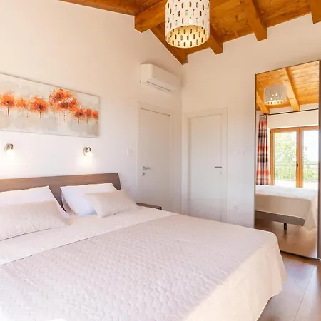 Stunning In Vizinada Ferienhaus