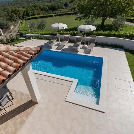 Stunning In Vizinada Pula