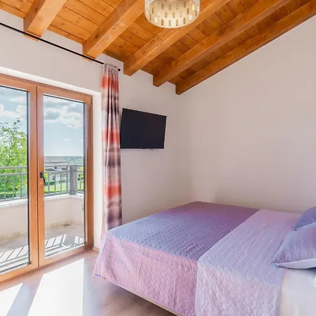 Stunning In Vizinada Ferienhaus