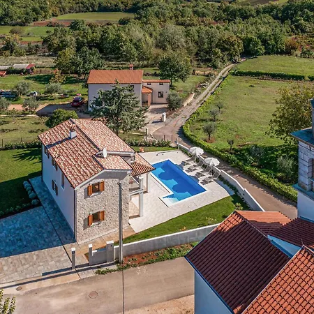 Stunning In Vizinada Ferienhaus